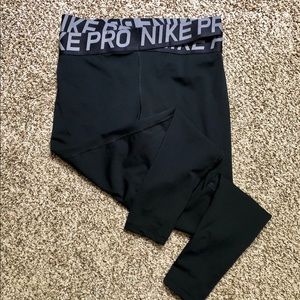 Nike Women’s 7/8 Intertwist Tights